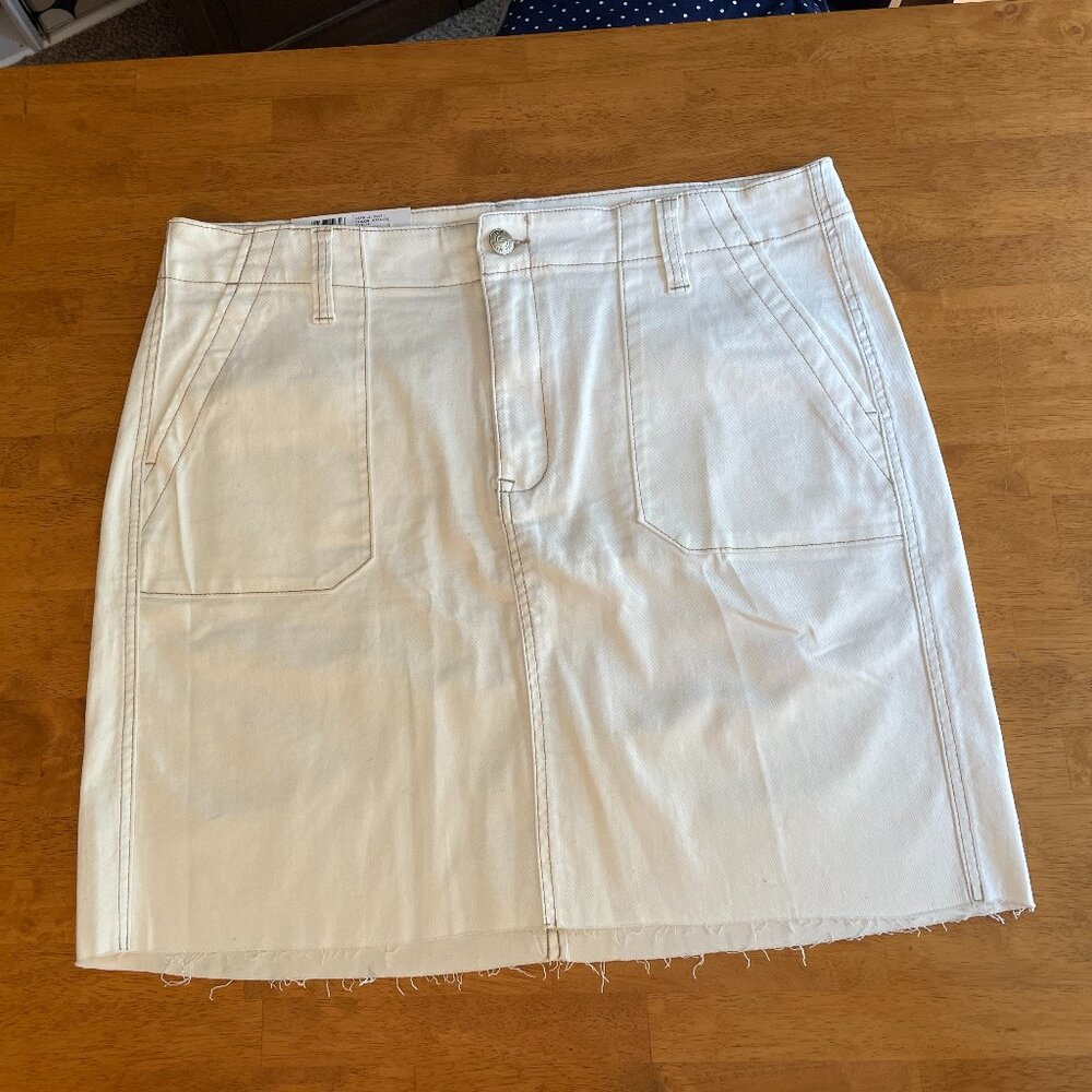 Size 14 Seven7 white cotton twill utility skirt